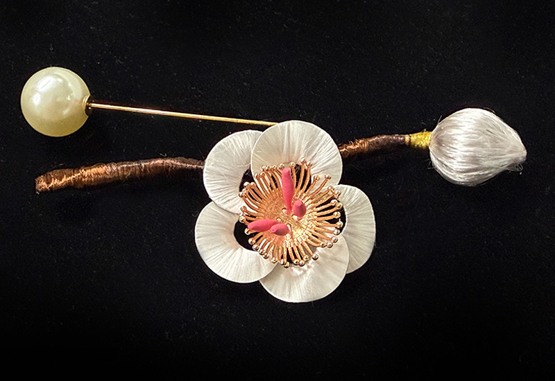 翼藝纏花福飾 -暗香影疏(雙花胸針)